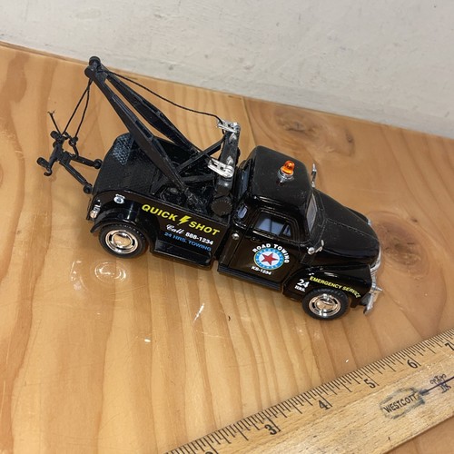 Kinsmart 1953 Chevrolet 3100 Wrecker 1:38 Scale - photo 3