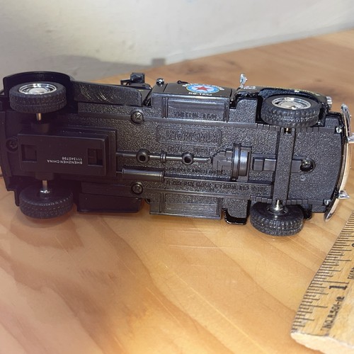 Kinsmart 1953 Chevrolet 3100 Wrecker 1:38 Scale - photo 5