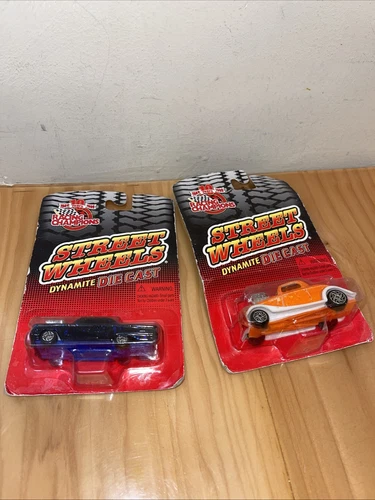 Racing Champions Die Cast Cars Lot of 2 - photo 2