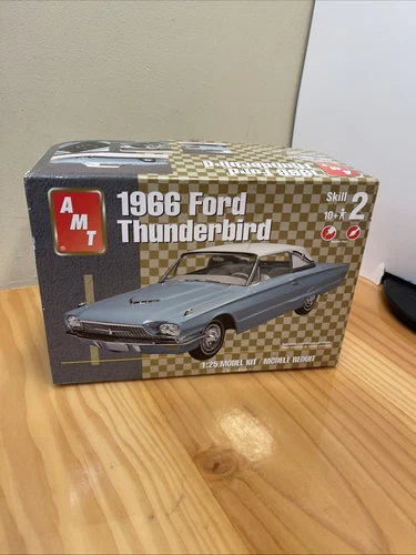 AMT 1966 Ford Thunderbird Model Kit