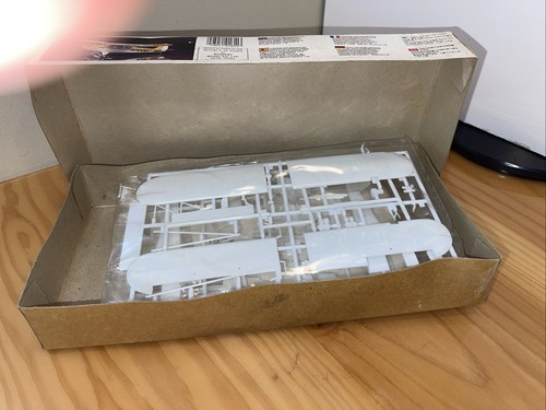 MINICRAFT PIPER SUPER CUB-PA18 Airplane Kit Open Box - photo 2