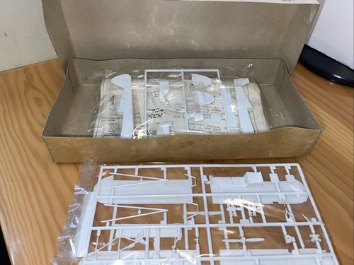 MINICRAFT PIPER SUPER CUB-PA18 Airplane Kit Open Box - photo 3