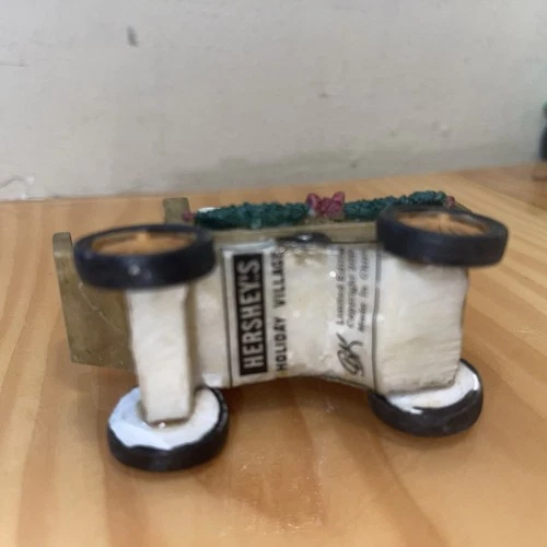 Hershey's Holiday Village “Delivery Cart” 2 Pc. 2001 Damaged - photo 3