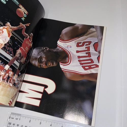 MICHAEL JORDAN - 1999 Farewell to #23 - Gold Collectors Series - photo 4