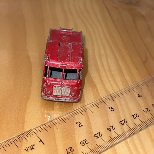 Matchbox Lesney Loose Fire Engine #9 - photo 2