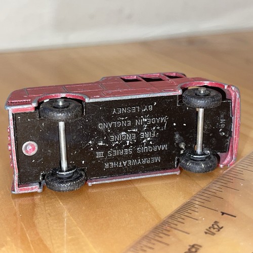 Matchbox Lesney Loose Fire Engine #9 - photo 5