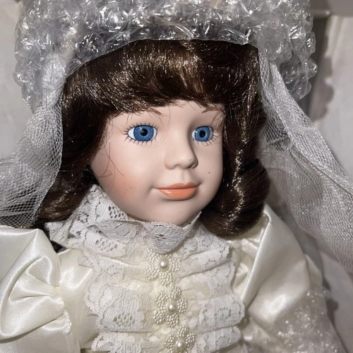 Duck House NITUNA Porcelain Doll NEW - photo 4