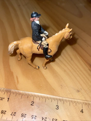 New Vintage Britains RIDER ON TAN HORSE - photo 3