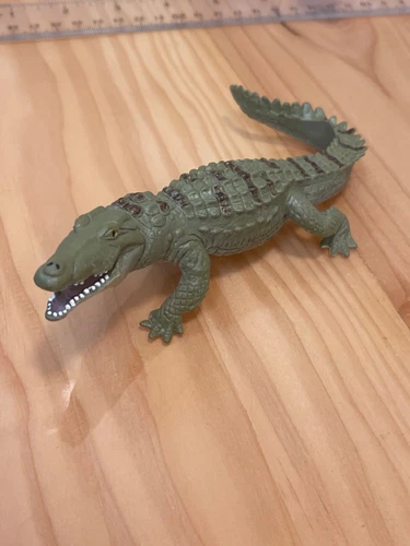 Crocodile - Safari ltd 1996 Miniature Plastic Animal