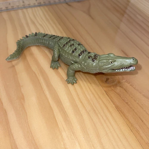Crocodile - Safari ltd 1996 Miniature Plastic Animal - photo 2