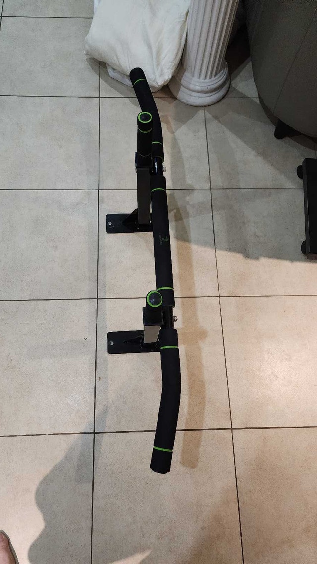 Bodyrox pull up bar NEW