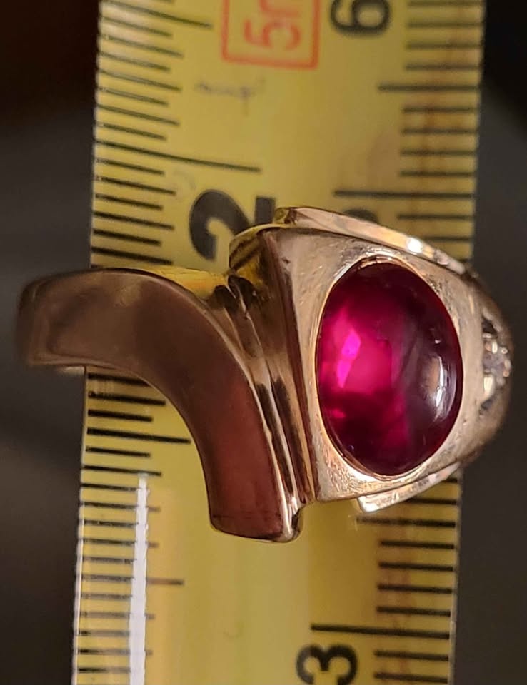 MENS 10k GARNET & DIAMOND RING - (7.5 Grams) - photo 3