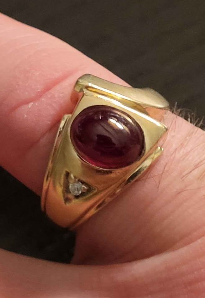 MENS 10k GARNET & DIAMOND RING - (7.5 Grams) - photo 5