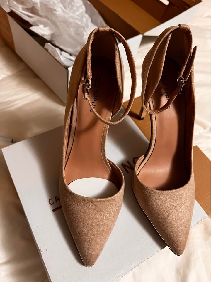 Brand new tan suede shoes - photo 2
