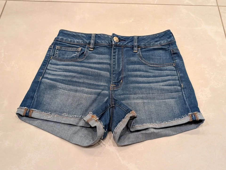 American Eagle Womens Size 8 Blue Jean Hi-Rise Shortie