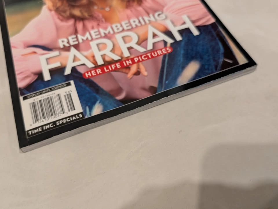 People Tribute Remembering Farrah Fawcett Magazine - photo 3