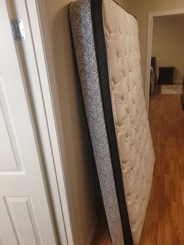 The Brick SpringWall Huron 2.0 EuroTop Queen Mattress - photo 4