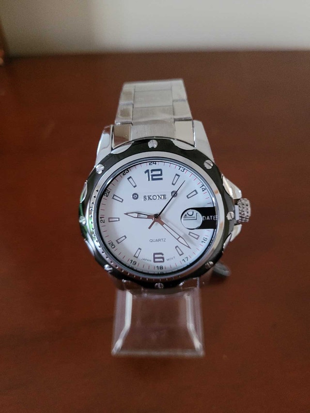 Brand New Skone White and Silver Quartz Men's Watch