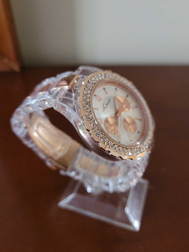 Brand New Women's Rose Gold Fashion Watch - photo 3