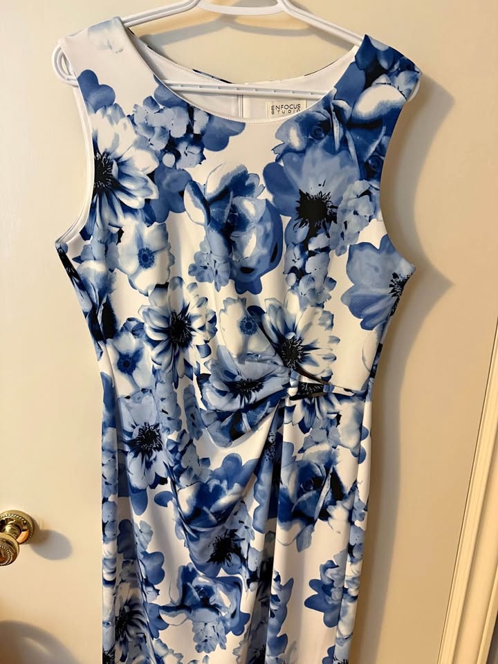 Enfocus Ladies Dress - Size 14 - Blue and White Floral