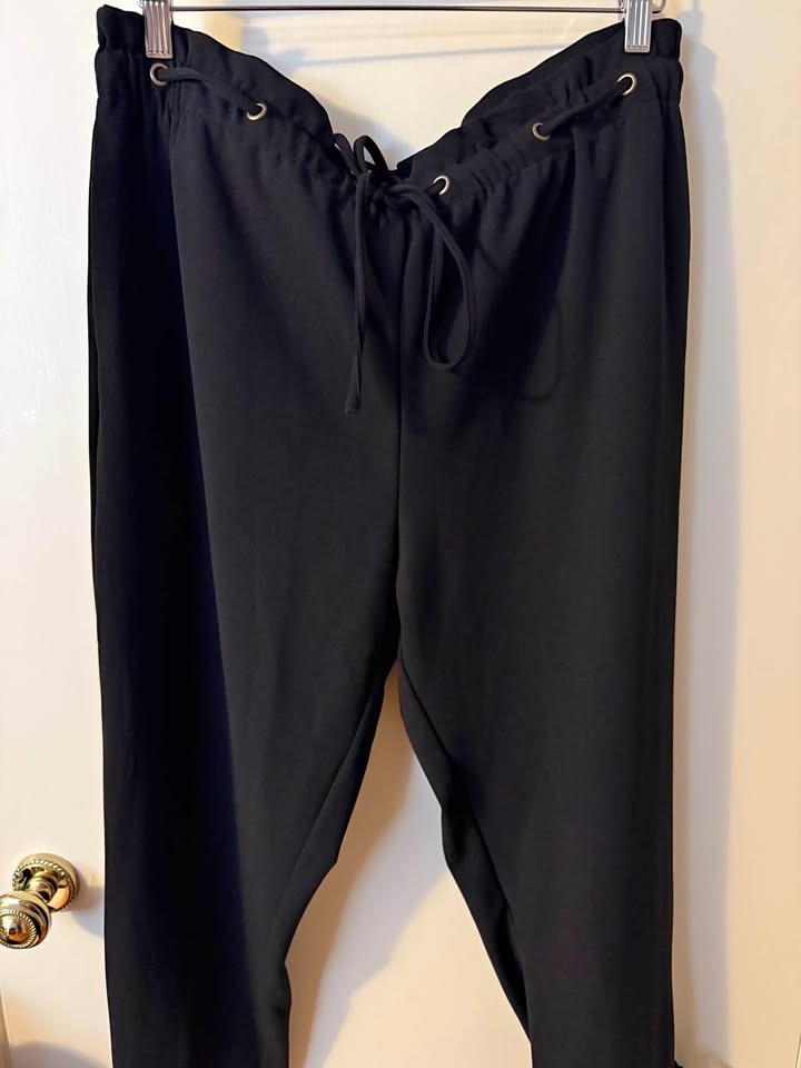 Josh & Arielle Ladies Pants - Size 14 - Black