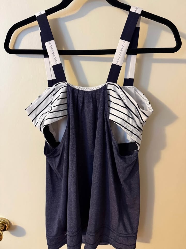 Lululemon Active Top - Ladies 10 - Navy & White - photo 2