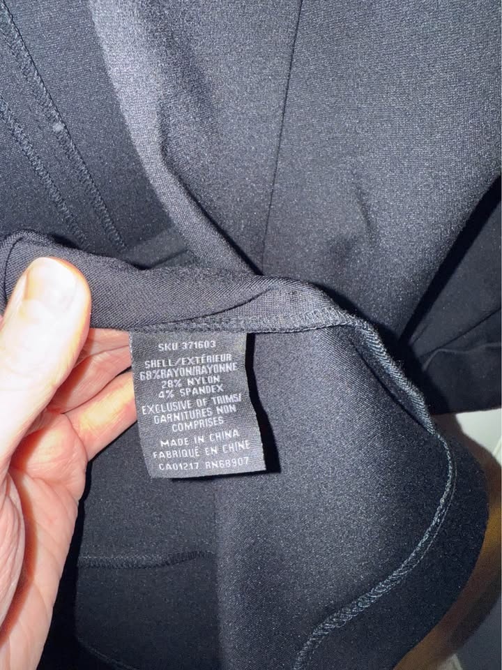 NWT Le Chateau Ladies Blazer - Size L - Black - photo 4