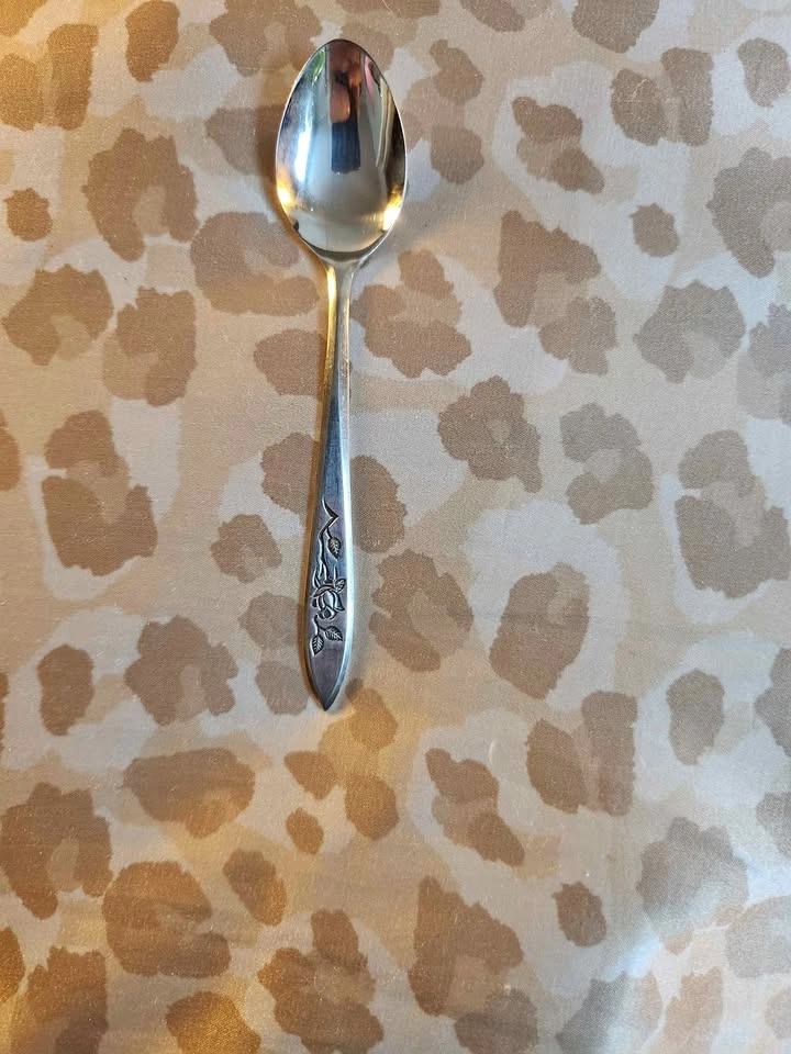 Vintage Avon Mother's Day Spoon🌱