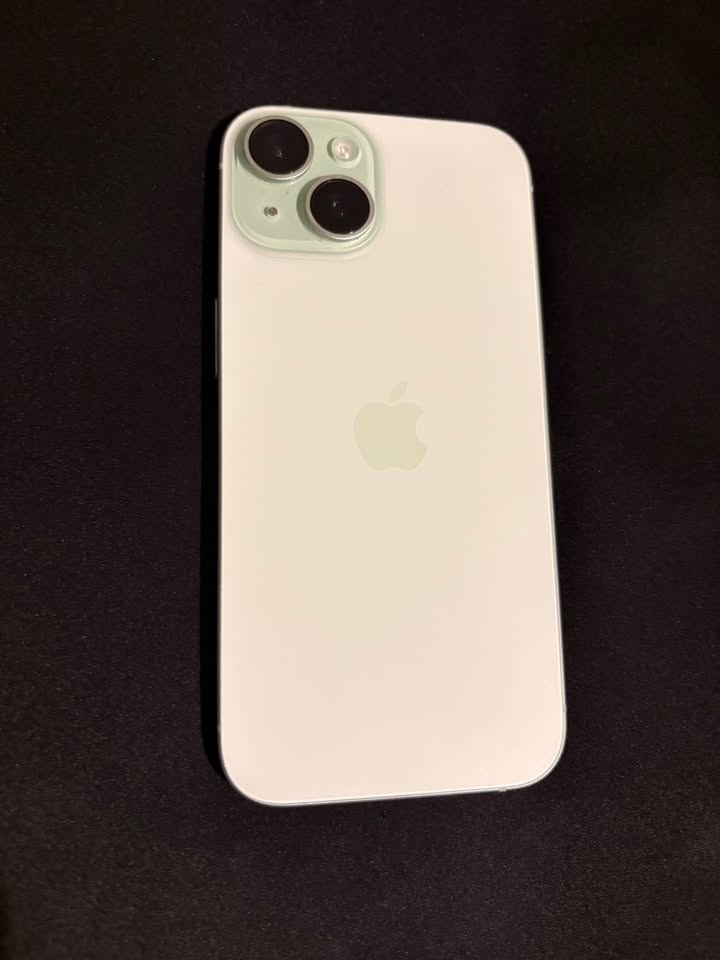 Mint Green iPhone 15 - photo 2