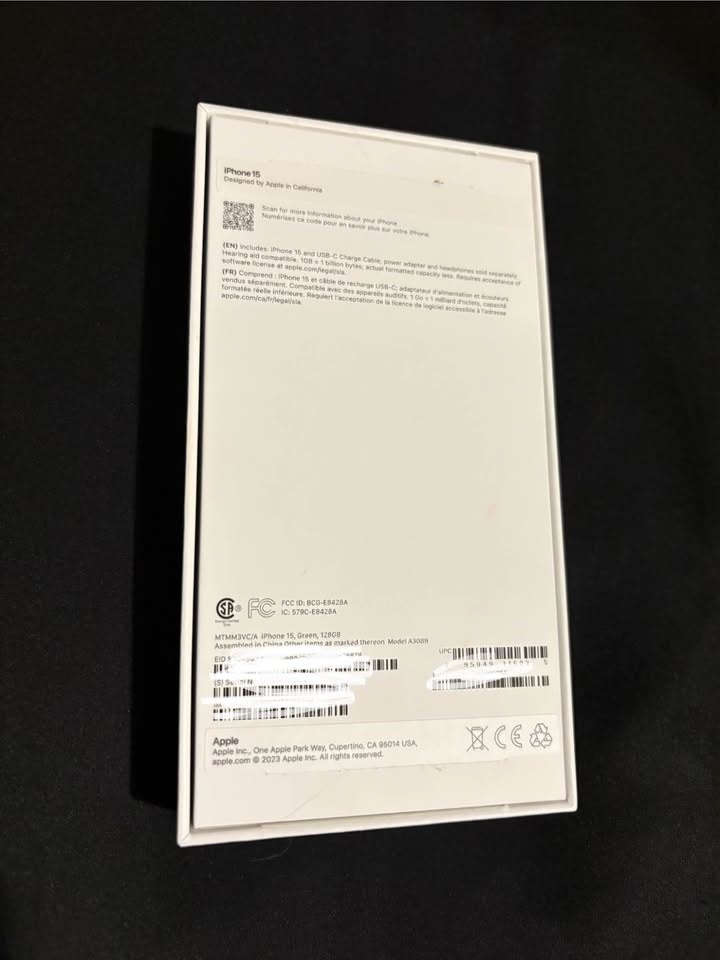 Mint Green iPhone 15 - photo 5