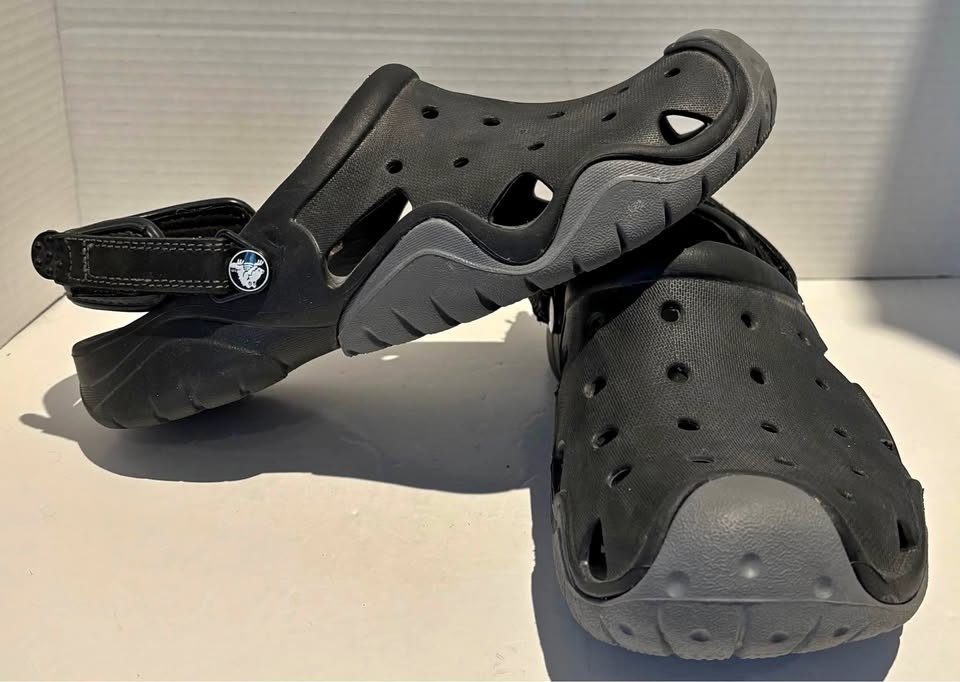 Crocs Swiftwater Clogs Waterproof Adjustable Men's Size 10 Black