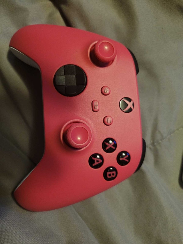 Pink Xbox Controller wireless