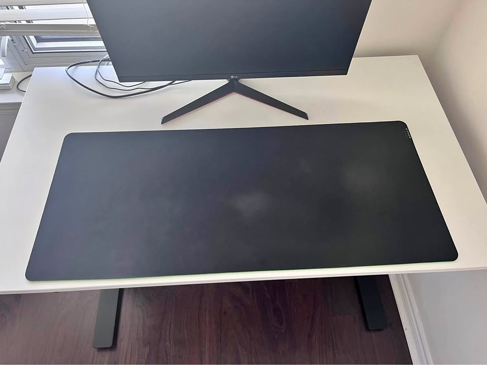Razer Gigantus Gaming Table Mat– LIKE NEW