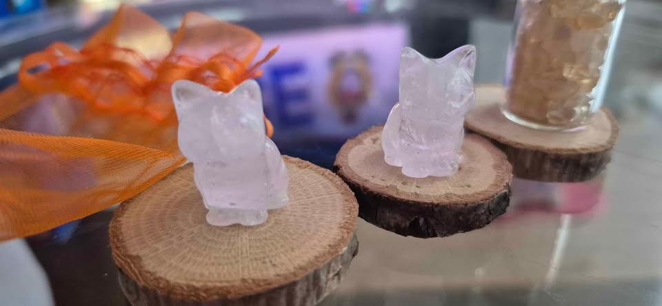 White Quartz Crystal Cats - photo 2