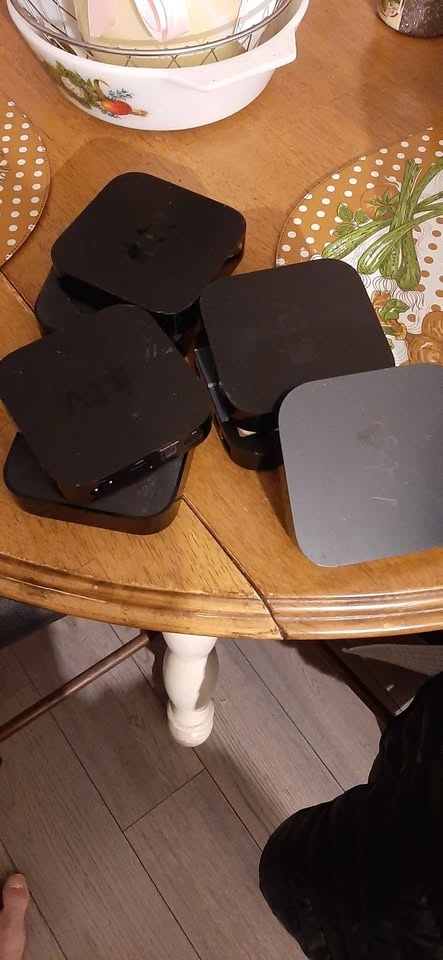Apple TV Different Models $20-$40 Good Condition - photo 2