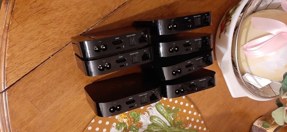 Apple TV Different Models $20-$40 Good Condition - photo 3