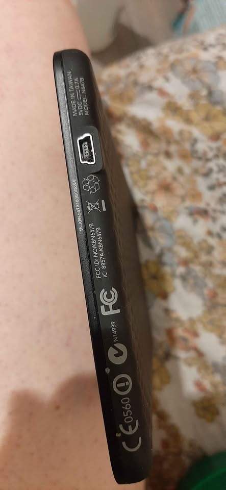 KOBO Wireless E-Reader Model N647B - 1GB Memory Tested - photo 3