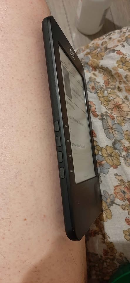 KOBO Wireless E-Reader Model N647B - 1GB Memory Tested - photo 4