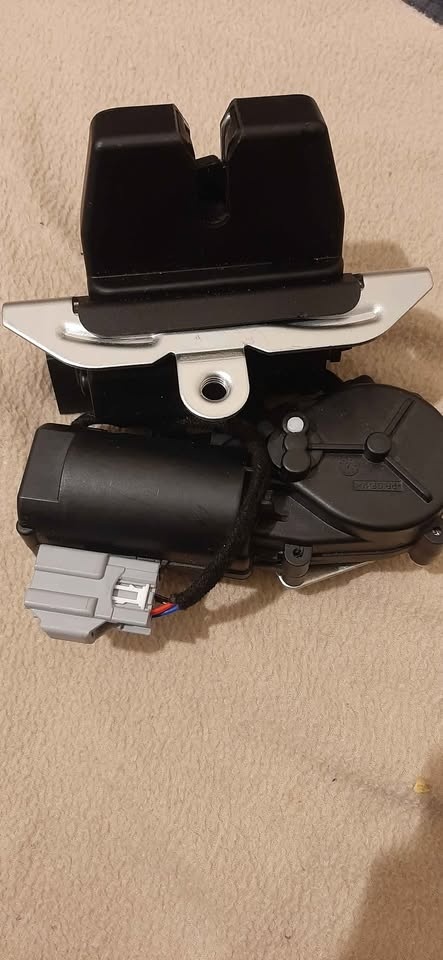 Ford Power Liftgate Latch Actuator Assembly - photo 2
