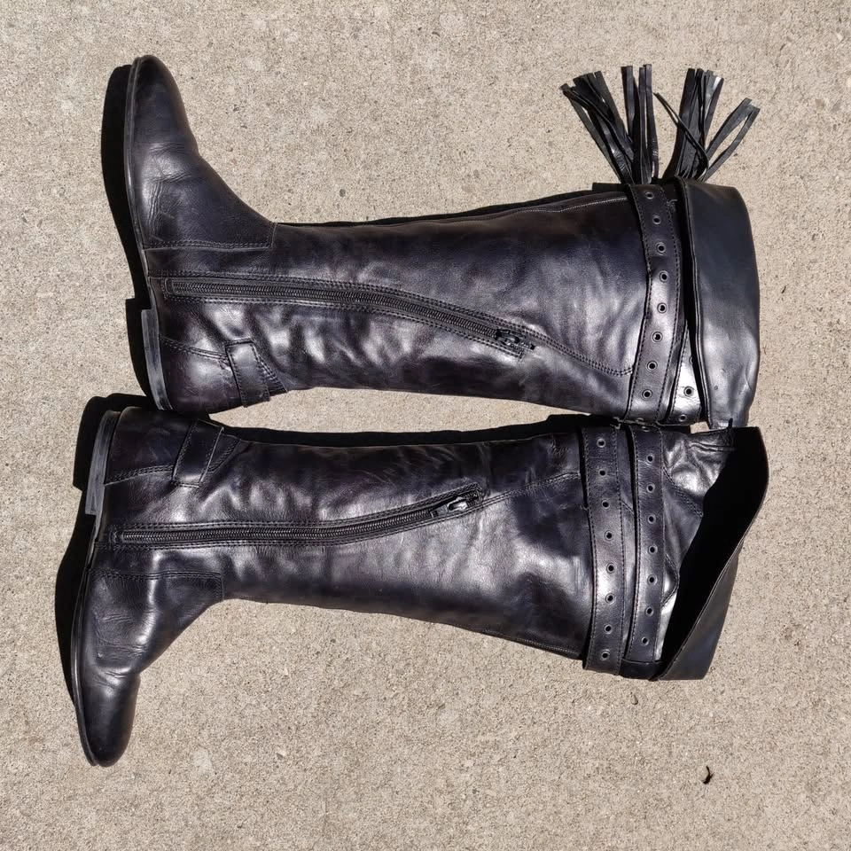 Black Leather Boots - photo 2