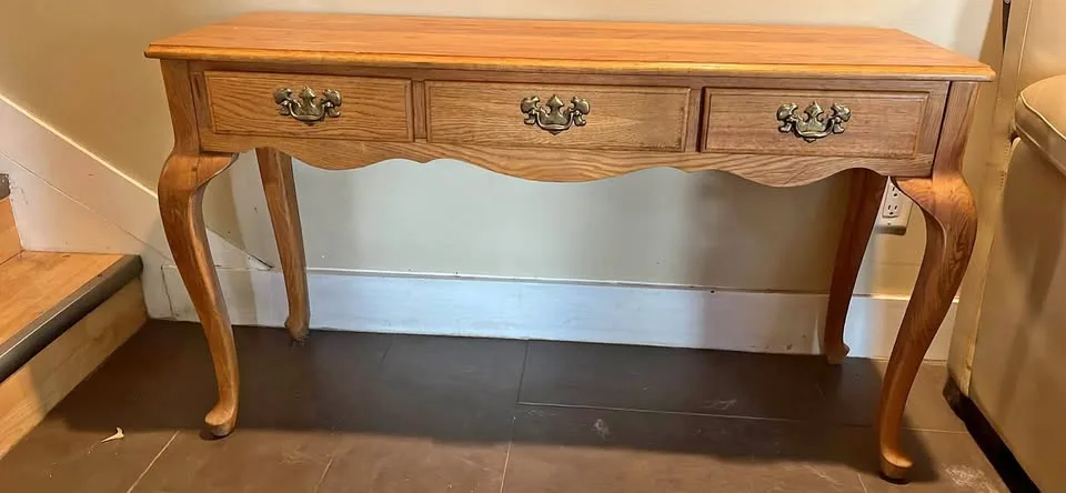 Oak Desk with 3 drawers thumbnail