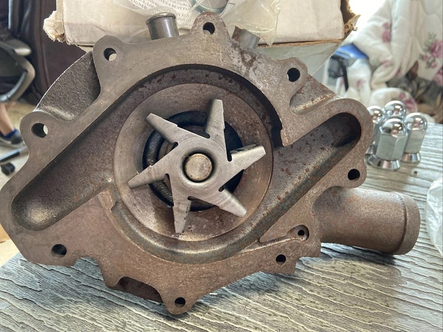 Water pump / coolant pump service. - photo 2
