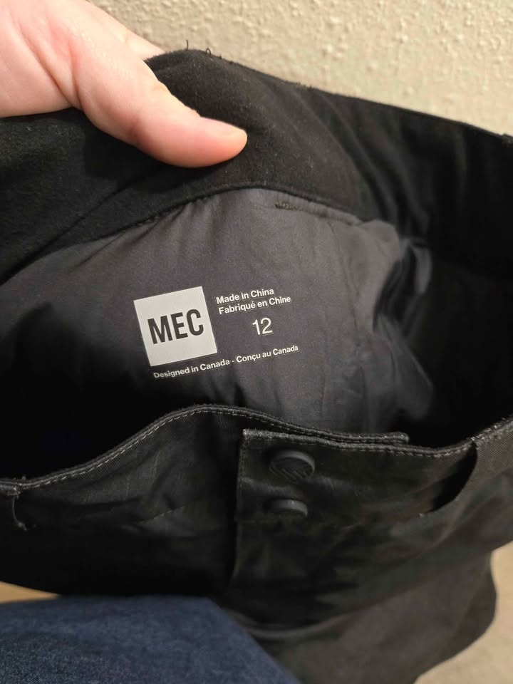 MEC Black Snow Pants - Size 12 - photo 2
