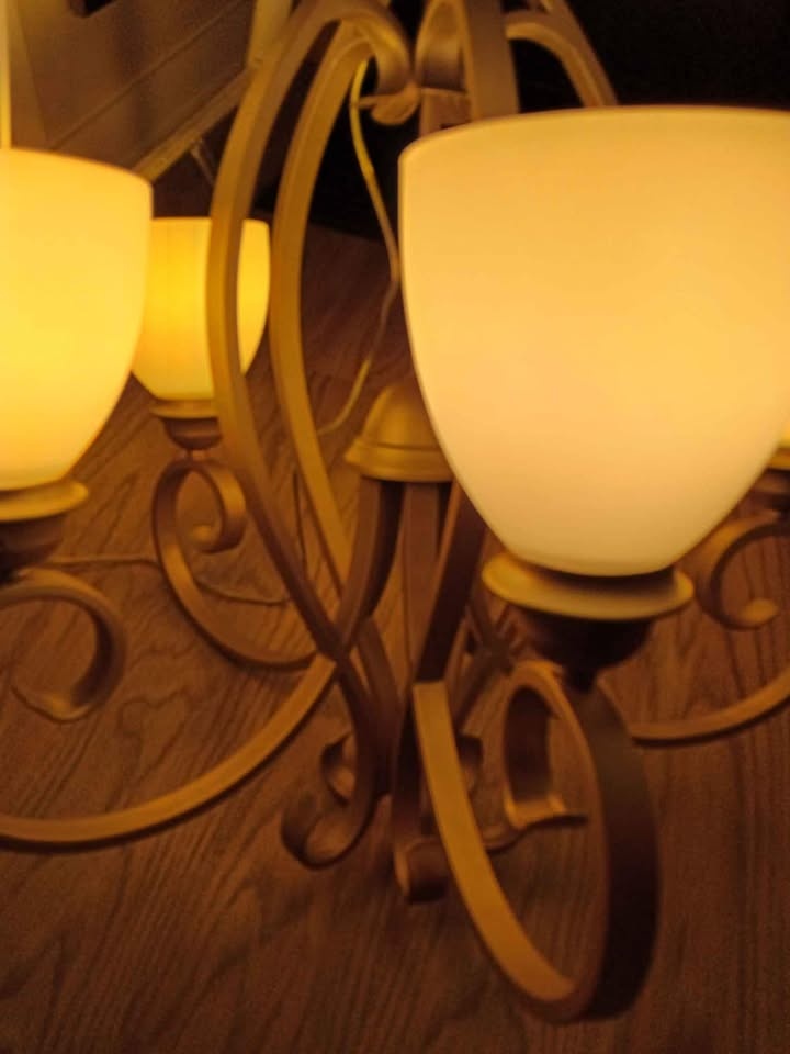 Vintage Epoch Chandelier, 5 lights $70 (retail $120) - photo 2