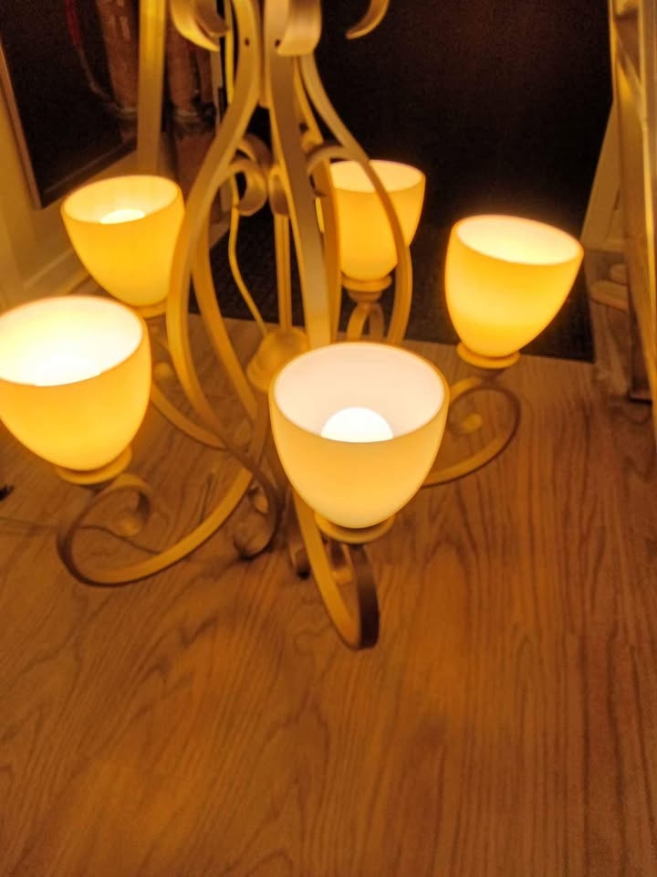 Vintage Epoch Chandelier, 5 lights $70 (retail $120) - photo 5