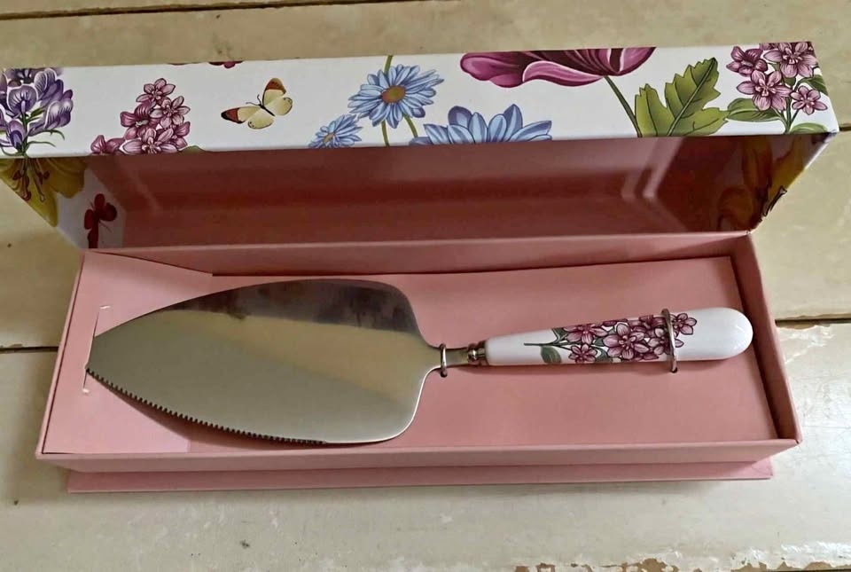Grace Teaware Floral Cake Server, 10", New