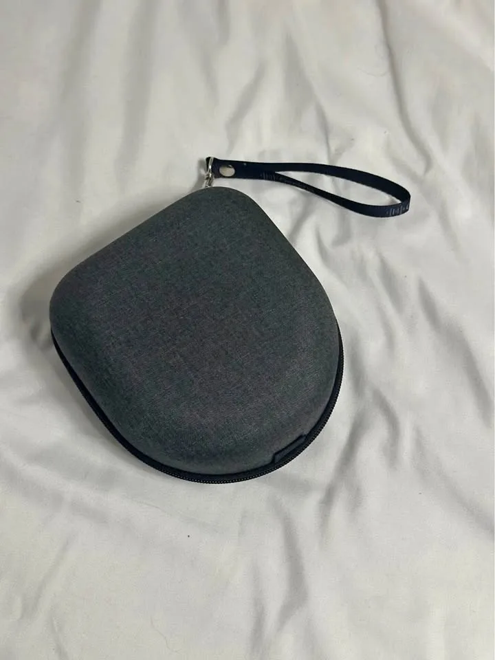 headphone case thumbnail