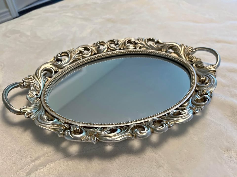 Vanity tray