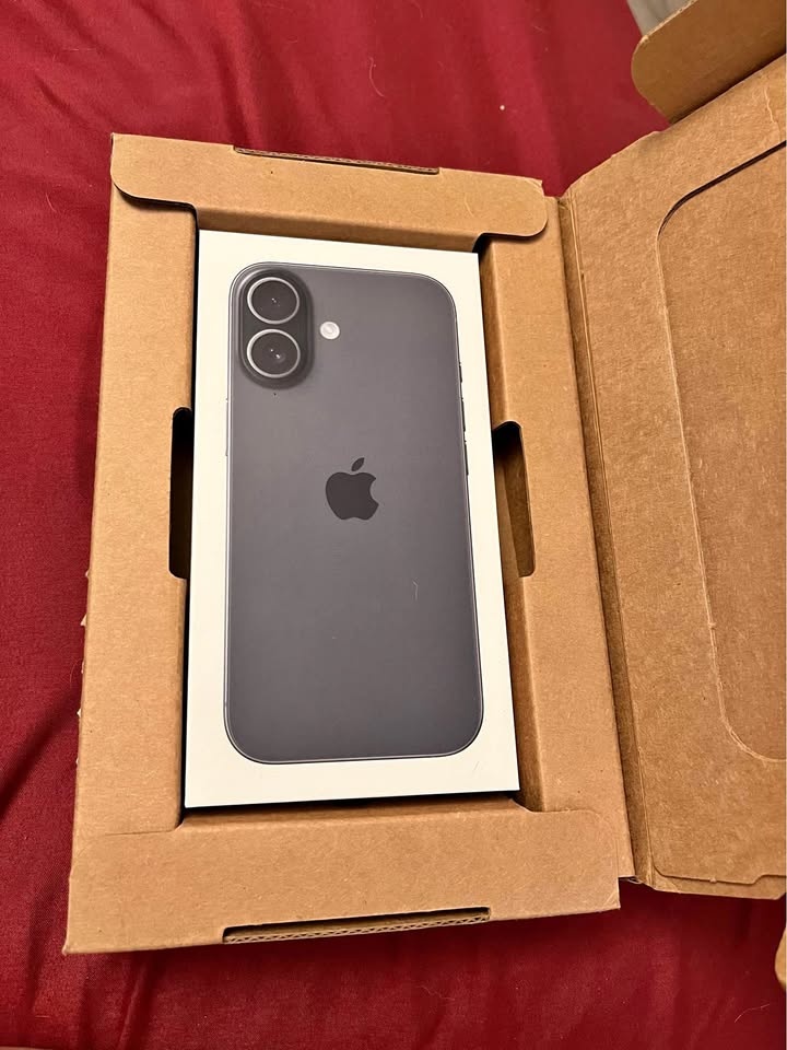 iPhone 17 brand new in unopened box!!