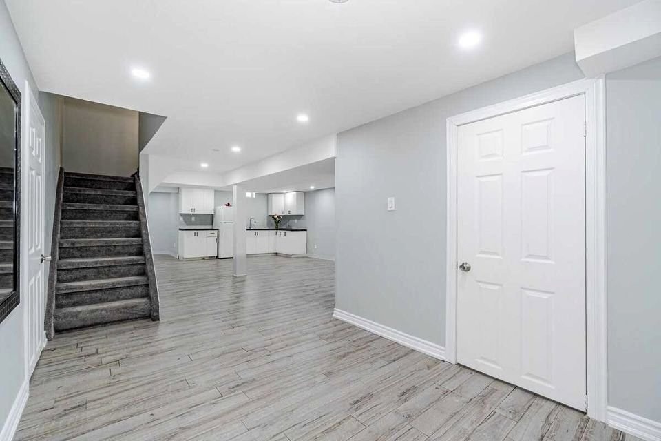 3 Beds 2 Baths - House